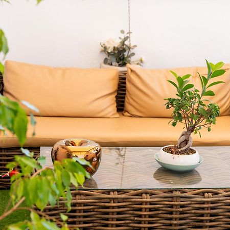 Palazzo Nicolaus Del Borgo Antico Bed & Breakfast Bari Exterior photo