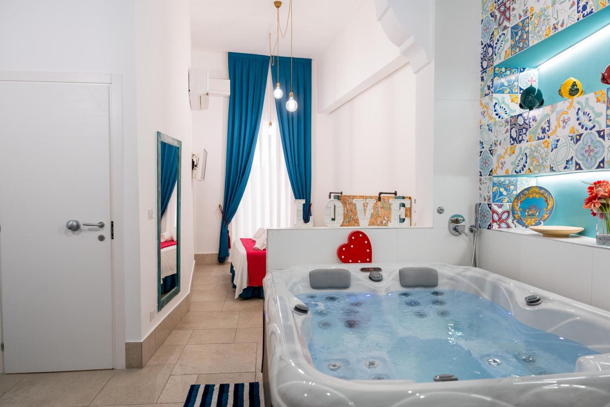 Palazzo Nicolaus Del Borgo Antico Bed & Breakfast Bari Exterior photo